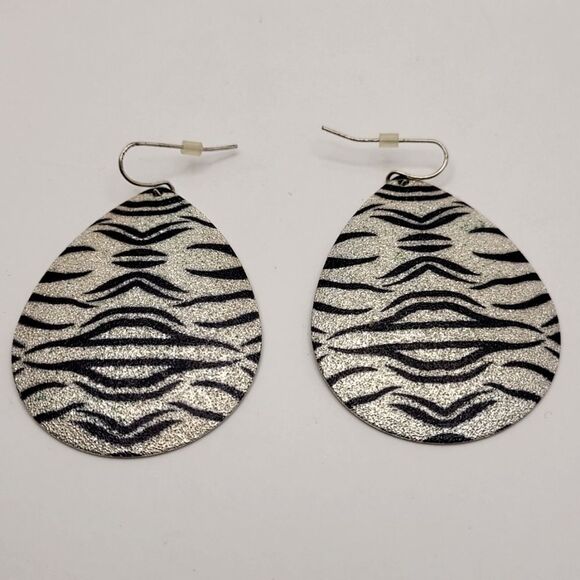Black and White Zebra Style Teardrop Metal Earrings - Picture 4 of 5